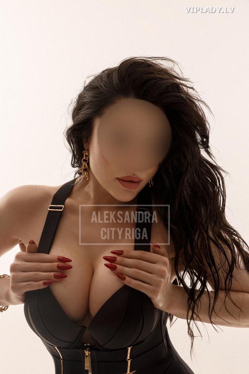 Aleksandra REAL PICTURES